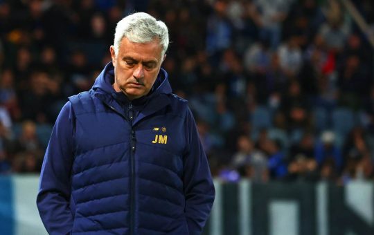 Josè Mourinho in panchina - Foto ANSA - Ilromanista.it
