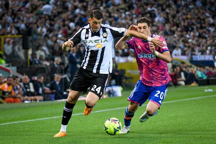 Samardzic in azione contro la Juventus - Foto ANSA - Ilromanista.it