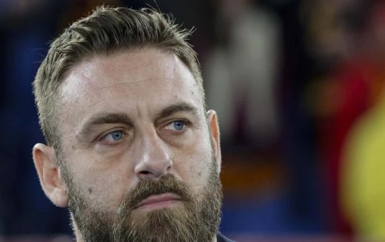 Daniele De Rossi in panchina - Foto ANSA - Ilromanista.it