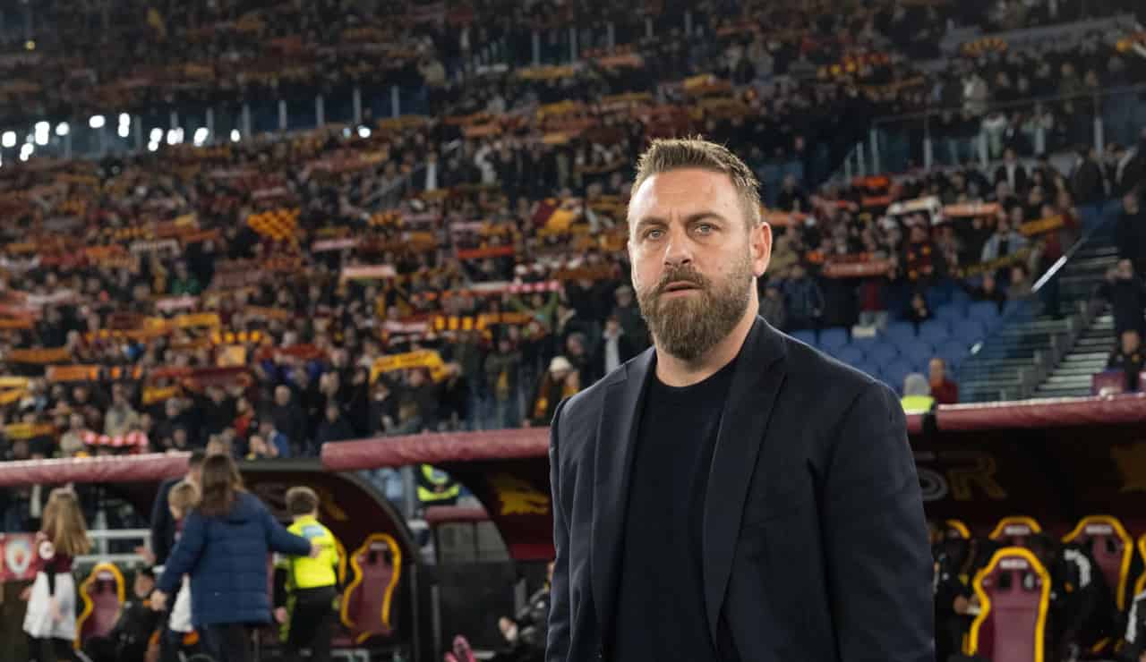 Daniele De Rossi a bordo campo - Foto ANSA - Ilromanista.it