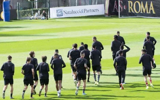 La Roma durante un allenamento a Trigoria - Foto ANSA - Ilromanista.it