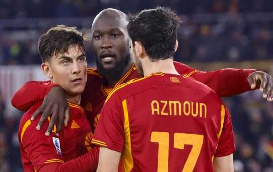 Azmoun, Paulo Dybala e Romelu Lukaku con la maglia della Roma - Foto ANSA - Ilromanista.it