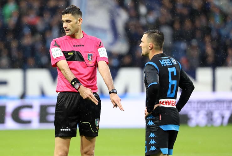 Eugenio Abbattista arbitra una gara di Serie A - Foto ANSA - Ilromanista.it