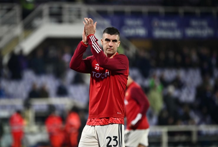 Gianluca Mancini saluta i tifosi della Roma - Foto Lapresse - Ilromanista.it