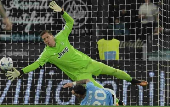 Una bella parata del portiere della Juventus Szczesny - Foto Lapresse - Ilromanista.it