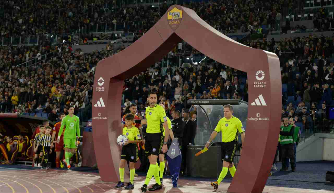 Roma-Juventus, ingresso in campo delle squadre - Lapresse - ilromanista.it