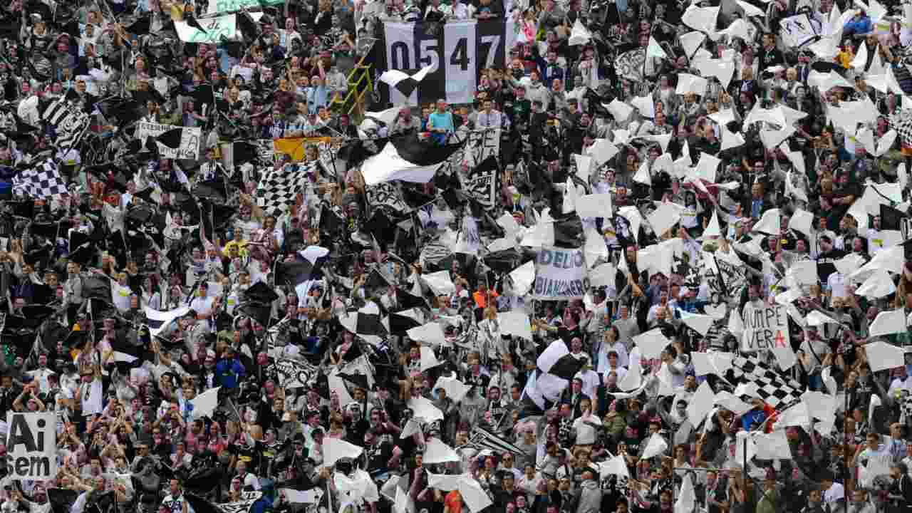 Tifosi bianconeri - Ansafoto - ilromanista.it