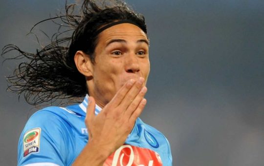 Edinson Cavani con la maglia del Napoli - Facebook - Ilromanista.it