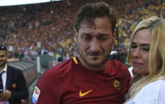 Francesco Totti e Ilary Blasi - Facebook - Ilromanista.it