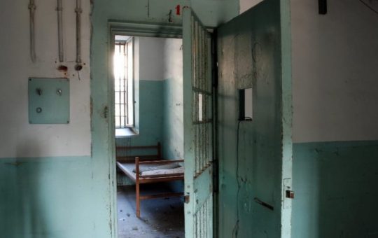 Una cella in carcere - Facebook - Ilromanista.it