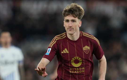 Alexis Saelemaekers festeggia un goal con la maglia della Roma - Foto Lapresse - Ilromanista.it