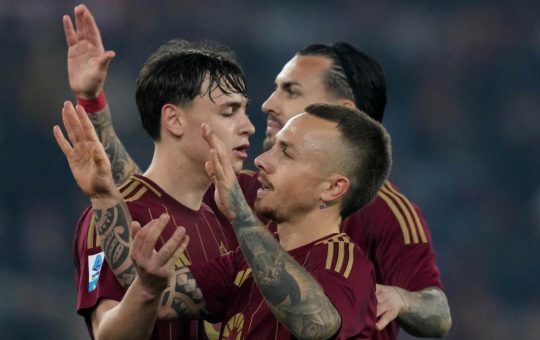 Angelino saluta i tifosi - Lapresse - Ilromanista.it
