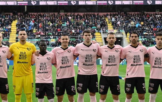 Il Palermo prima di una recente partita - Foto Lapresse - Ilromanista.it