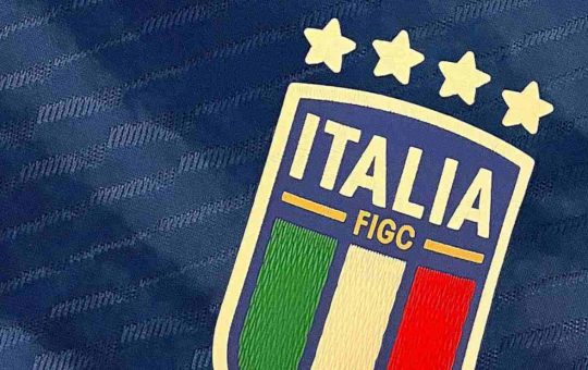 Il logo dell'Italia sulla maglia da gioco - Facebook - Ilromanista.it