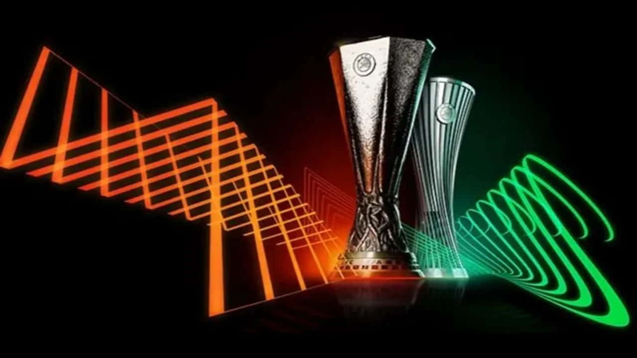Il trofeo dell’Europa League – Foto dalla pagina Facebook della competizione – Ilromanista.it