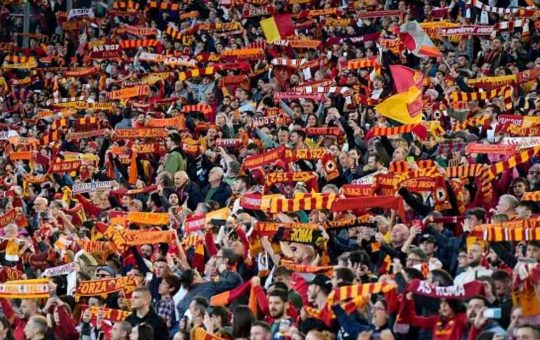 Tifosi della Roma in festa