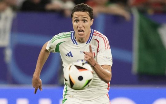 Federico Chiesa con la maglia della nazionale italiana - Lapresse - Ilromanista.it