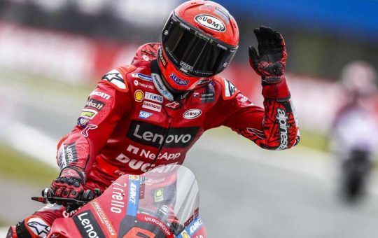 Bagnaia saluta la Ducati