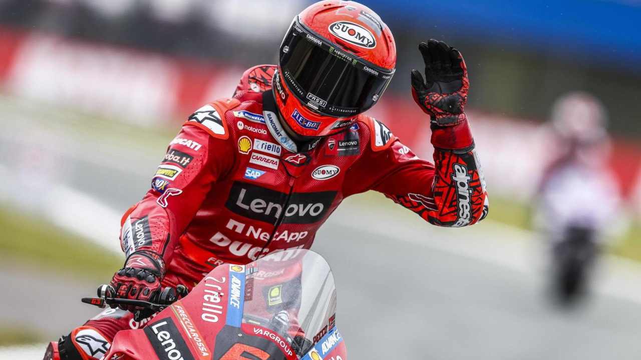 Bagnaia saluta la Ducati
