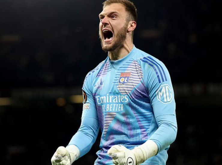 Il portiere del Lione Lucas Perri - Facebook - Ilromanista.it