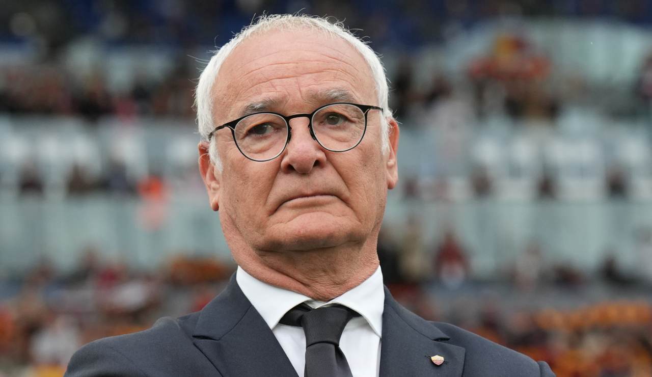 Il tecnico giallorosso Claudio Ranieri osserva la squadra - Lapresse - Ilromanista.it