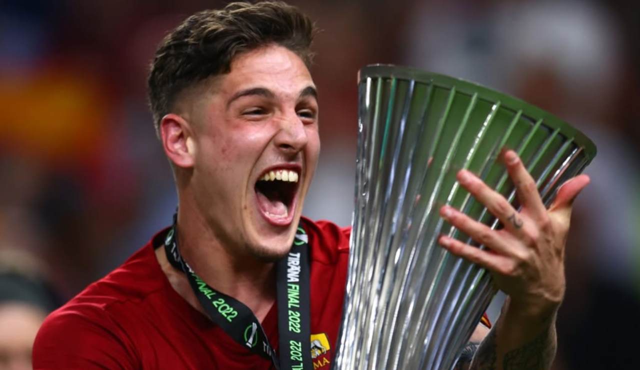 Nicolò Zaniolo festeggia la vittoria della Conference League - Facebook - Ilromanista.it