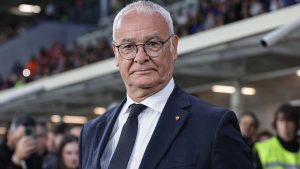 Ranieri riceve a Trigoria il Premio Colalucci: " È il momento giusto per questo riconoscimento. Dobbiamo dare il massimo"