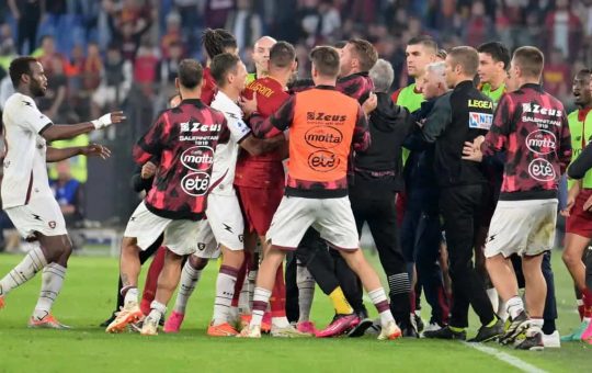Una rissa in serie A - Foto Lapresse - Ilromanista.it