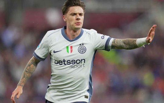 Calciomercato Roma, Zalewski avvisa i giallorossi: "La volontà è rimanere con questa maglia"
