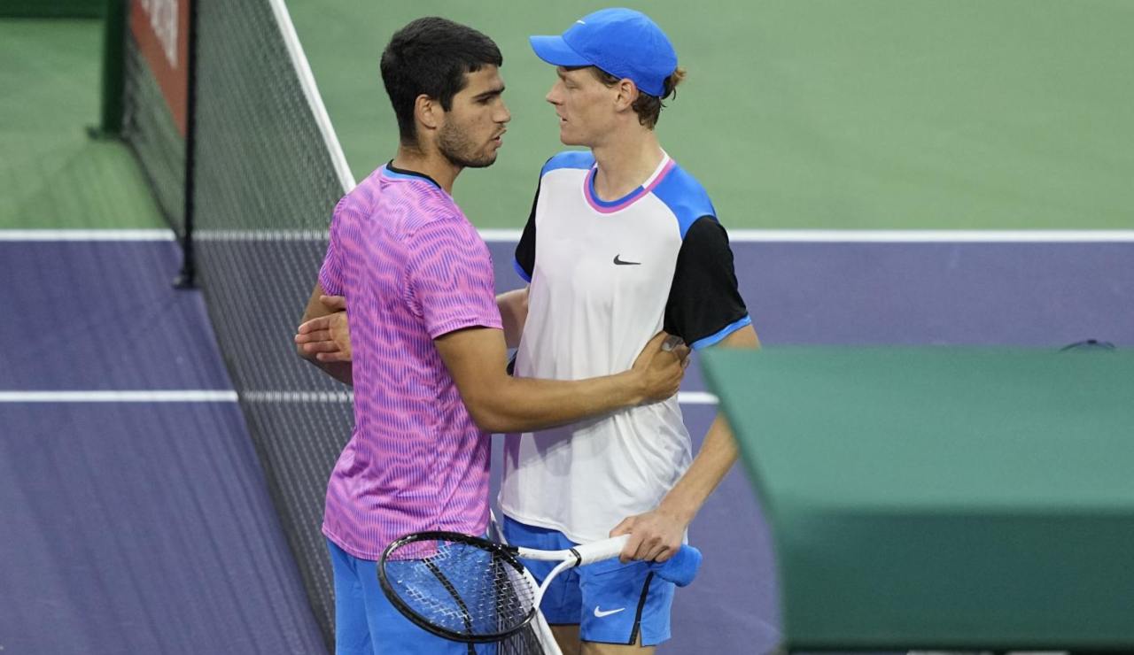 Kyrgios dopo aver attaccato Sinner se la prende con Alcaraz