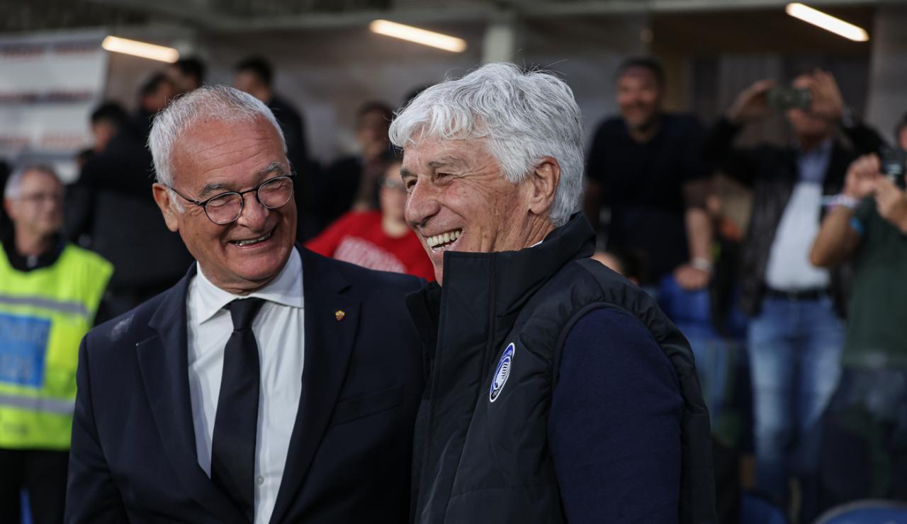Claudio Ranieri sorride assieme a Gian Piero Gasperini - Lapresse - Ilromanista.it