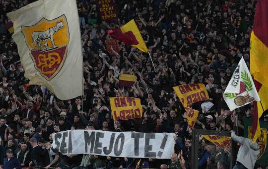 I romanisti non abbandonano la Roma: 32mila i rinnovi di abbonamento | Superato il dato della scorsa stagione
