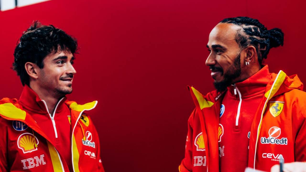 Hamilton e Leclerc fuori dalla Ferrari