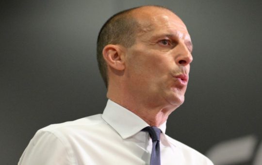 Prima la firma e poi il ripensamento