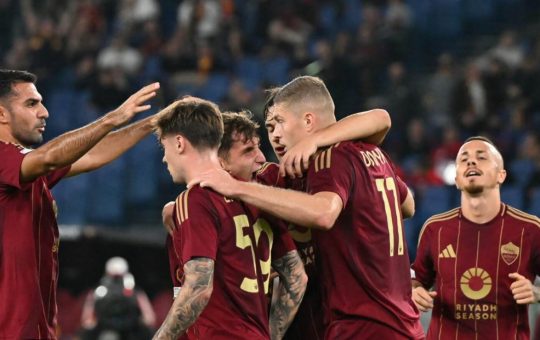 I giocatori della Roma esultano