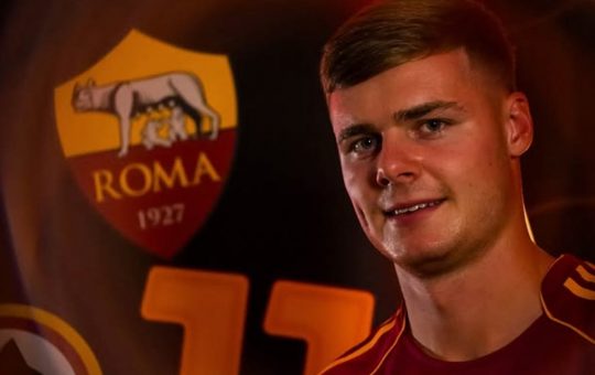 Roma, Evan Ferguson presentato a Trigoria: il comunicato del club