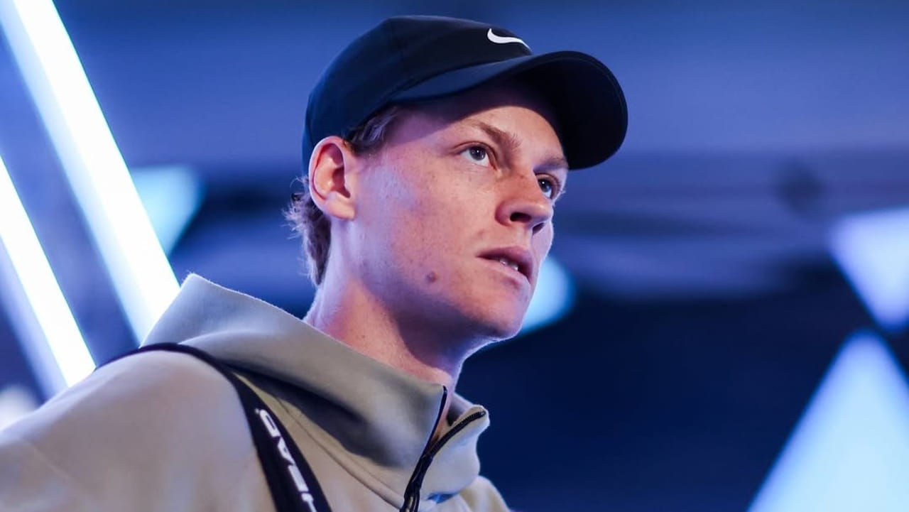Jannik Sinner pensieroso - Foto dal suo profilo Instagram - Ilromanista.it