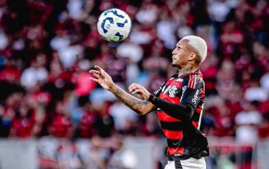 Calciomercato Roma, Wesley momentaneamente bloccato dal Flamengo: i brasiliani alla caccia del sostituto