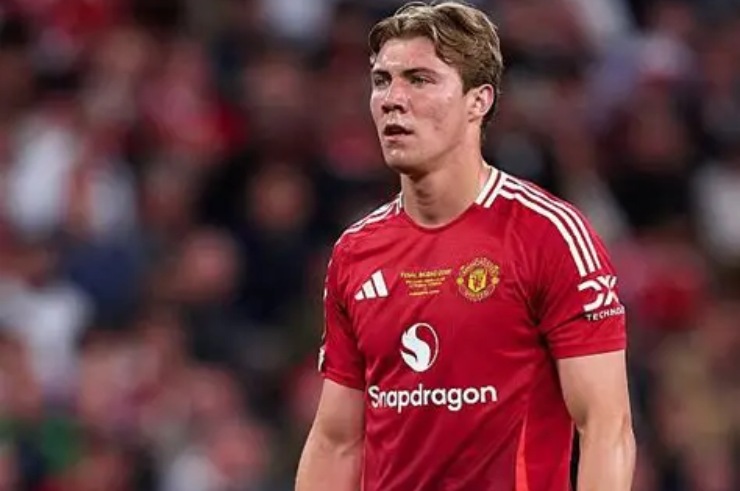 Hojlund firmerà con il Napoli