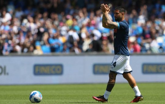 Lorenzo Insigne saluta i tifosi - Lapresse - Ilromanista.it