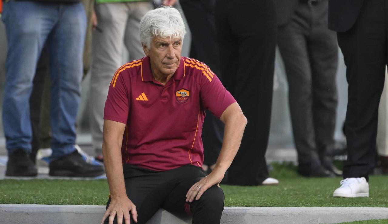 Uno sconsolato Gian Piero Gasperini osserva la sua Roma - Lapresse - Ilromanista.it