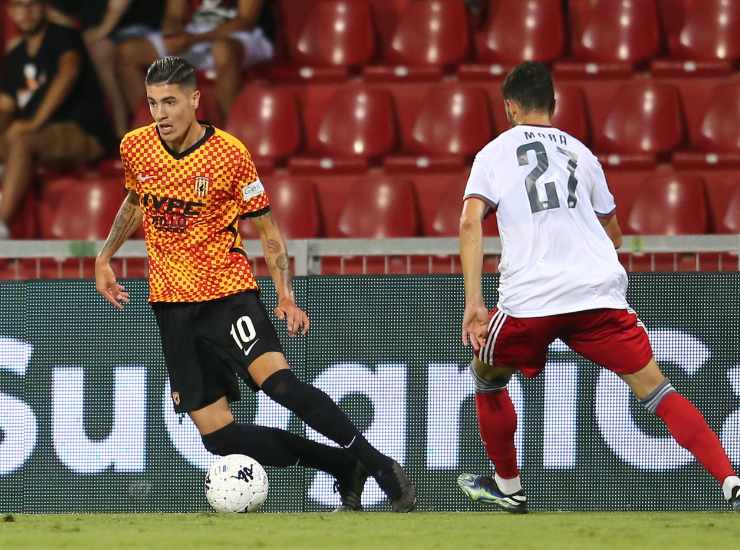 Dejan Vokic in azione con la maglia del Benevento - Lapresse - Ilromanista.it