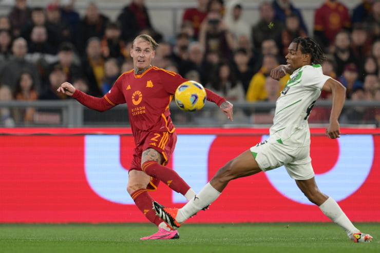 Karsdorp in campo con la maglia della Roma - Foto Lapresse - Ilromanista.it