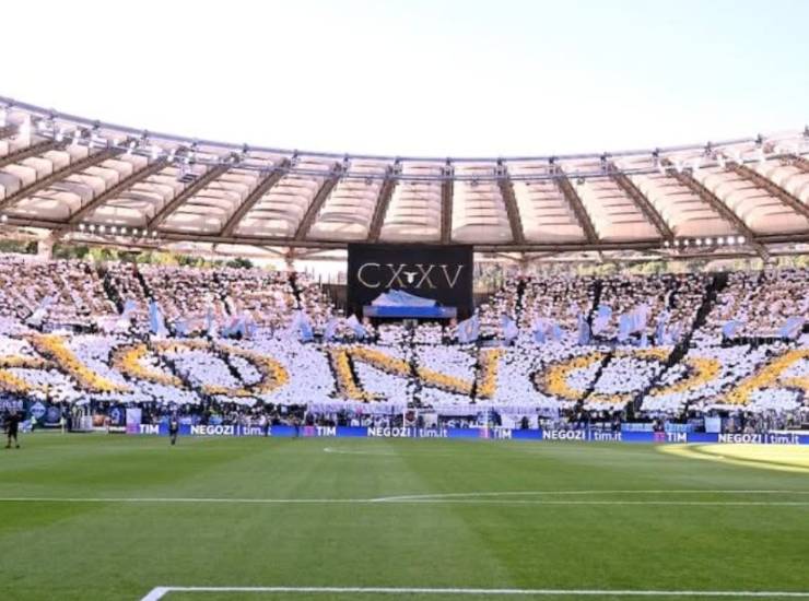 La coreografia dei tifosi della Lazio - Facebook - Ilromanista.it