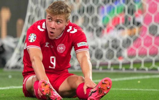 Rasmus Hojlund con la maglia della nazionale danese - Lapresse - ilromanista.it