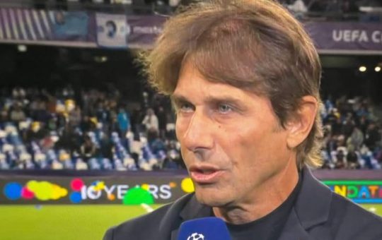Antonio Conte prima del fischio d'inizio - Facebook - Ilromanista.it