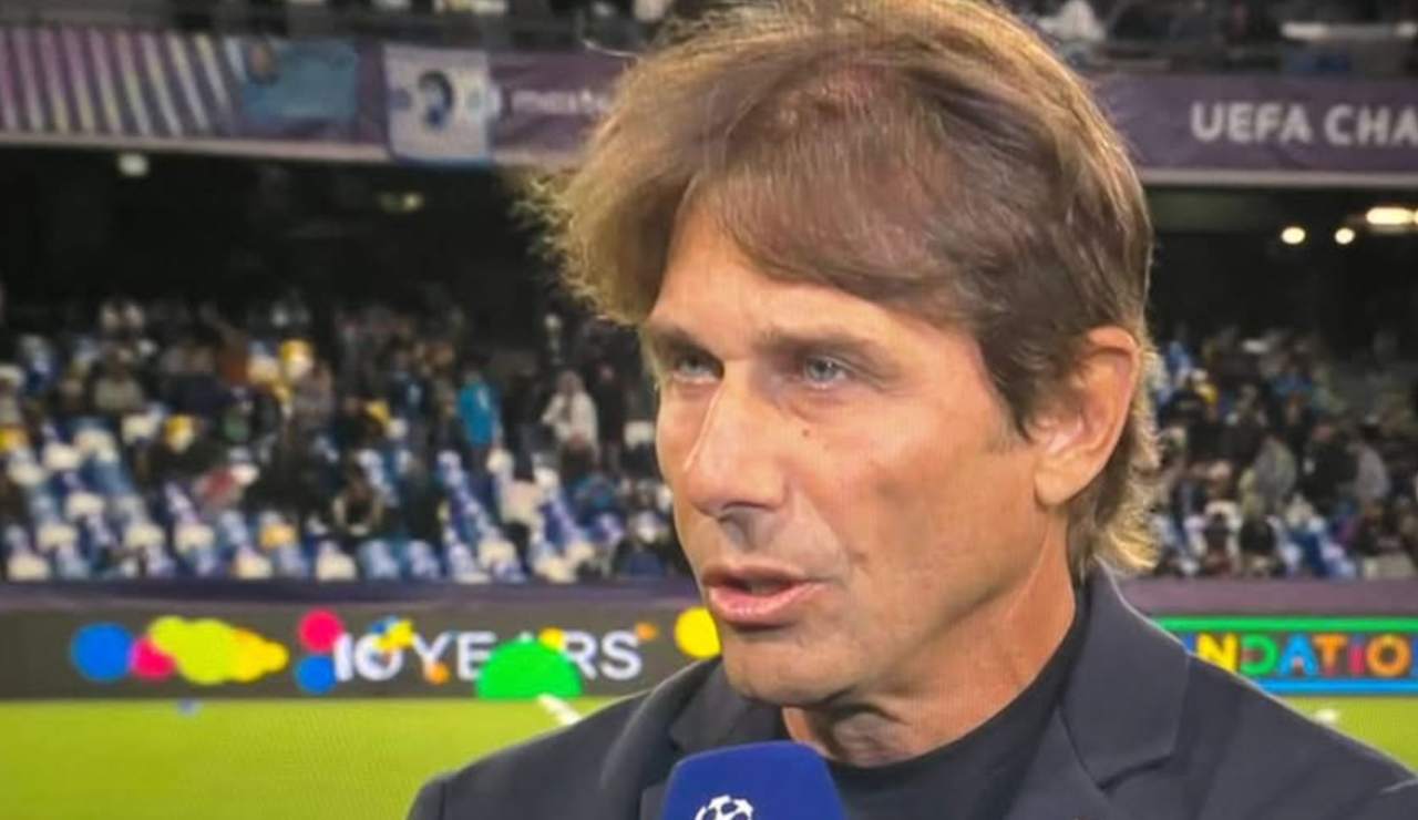 Antonio Conte prima del fischio d'inizio - Facebook - Ilromanista.it