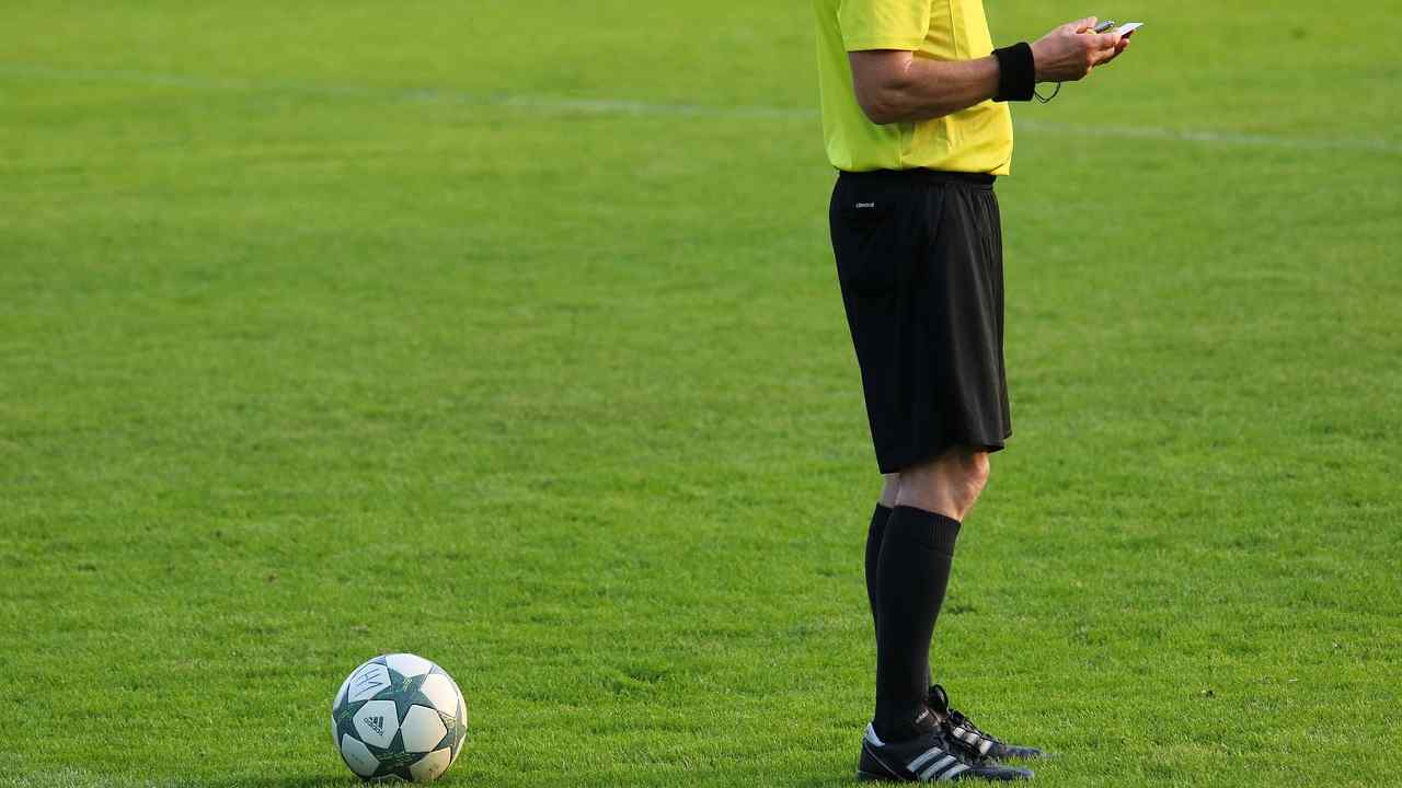 Arbitro di calcio